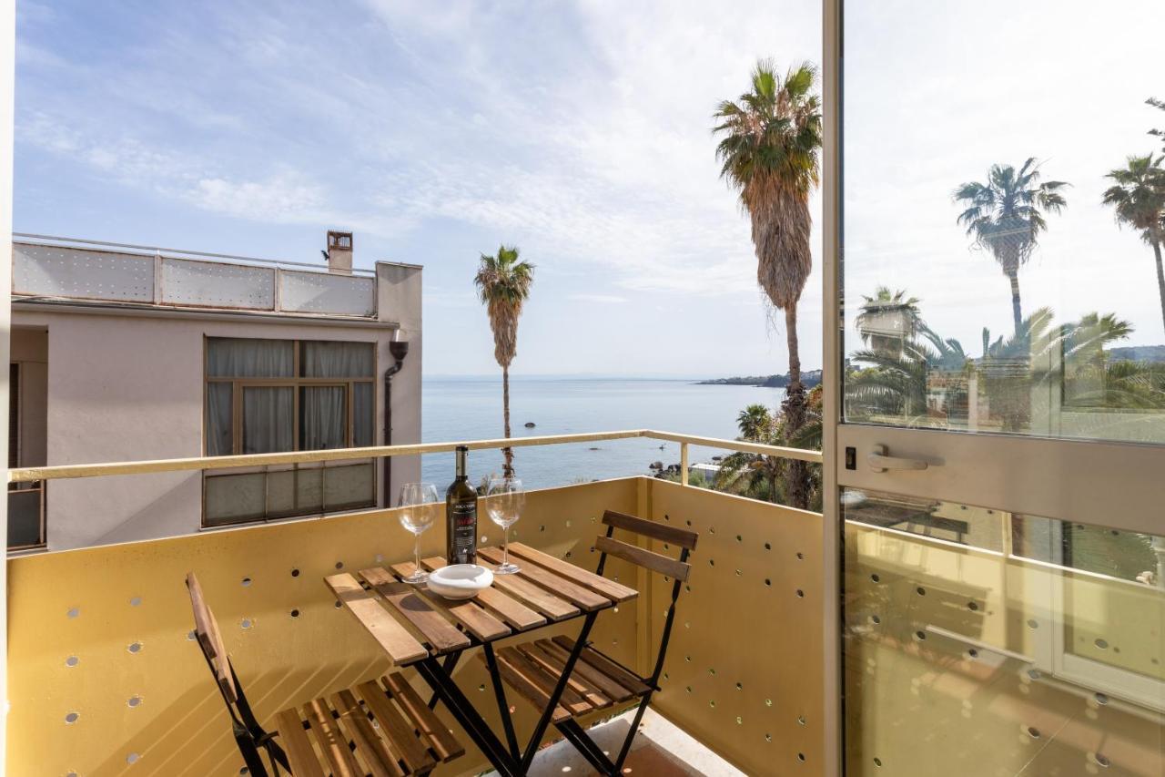 Aci Castello Seaview Apartment With Parking Exterior photo