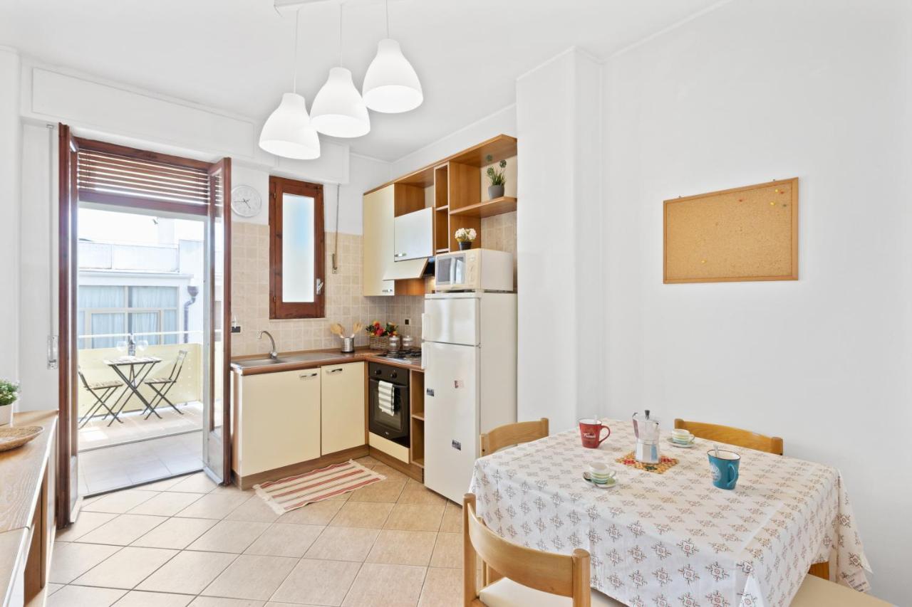 Aci Castello Seaview Apartment With Parking Exterior photo