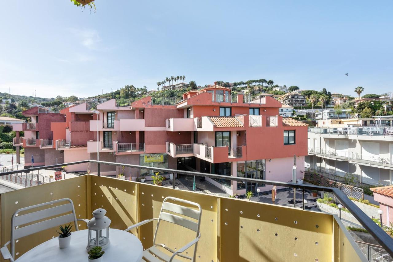 Aci Castello Seaview Apartment With Parking Exterior photo