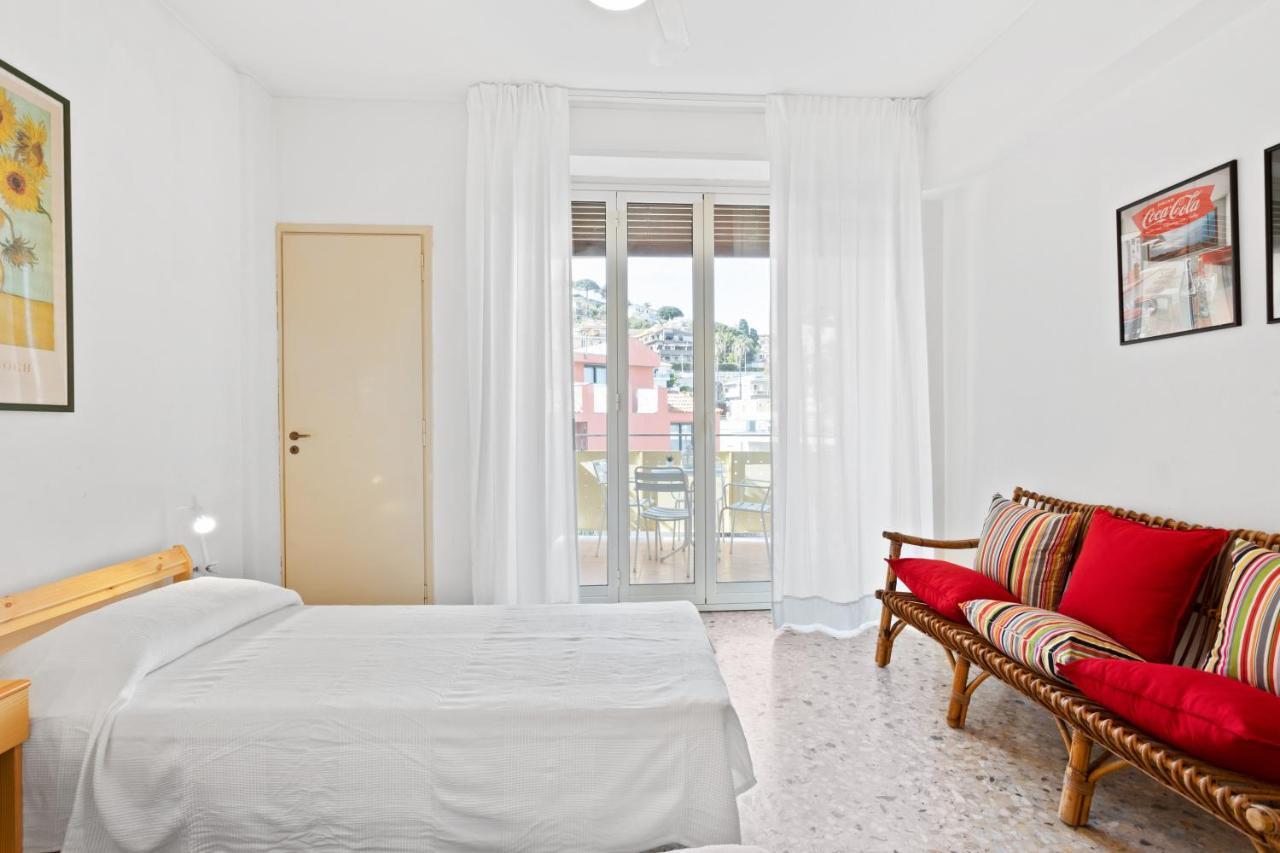 Aci Castello Seaview Apartment With Parking Exterior photo
