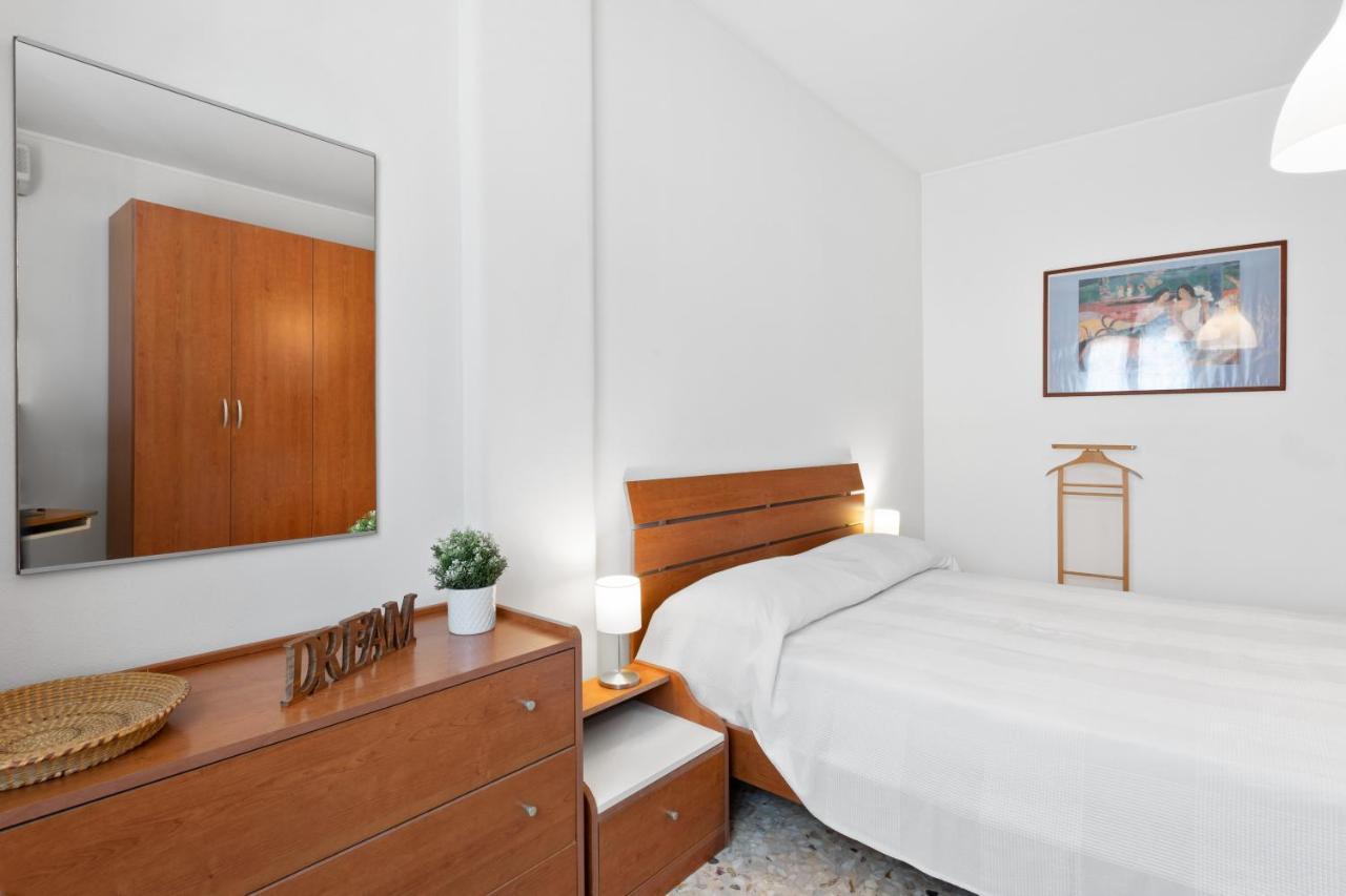 Aci Castello Seaview Apartment With Parking Exterior photo