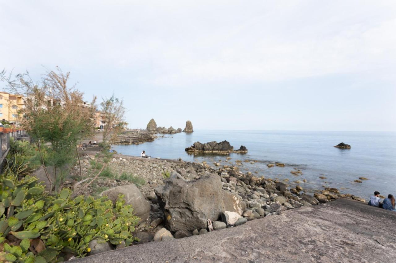 Aci Castello Seaview Apartment With Parking Exterior photo