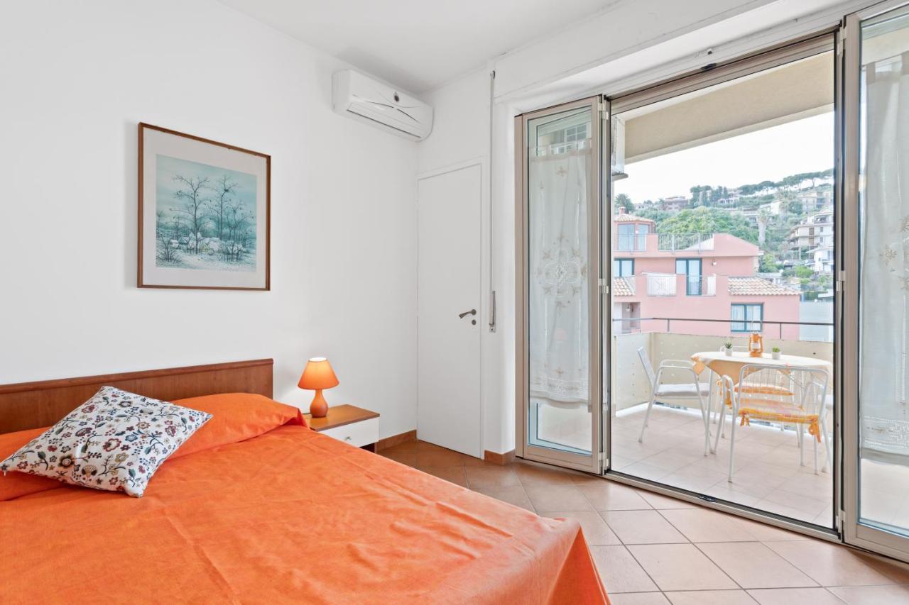 Aci Castello Seaview Apartment With Parking Exterior photo