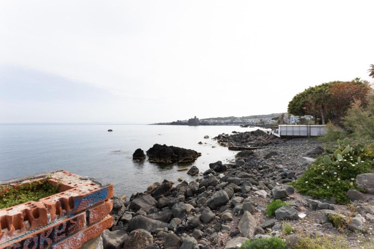 Aci Castello Seaview Apartment With Parking Exterior photo