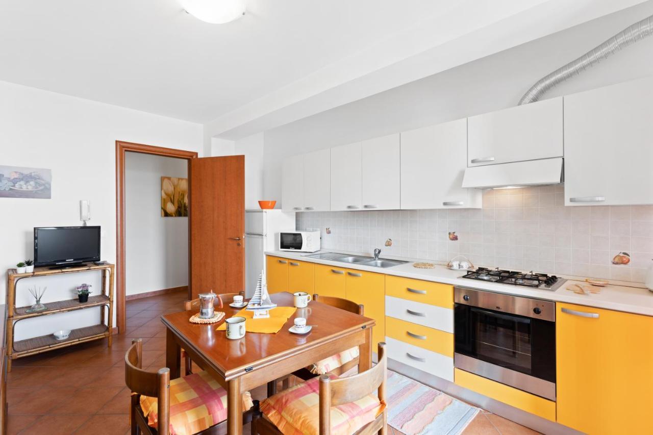 Aci Castello Seaview Apartment With Parking Exterior photo