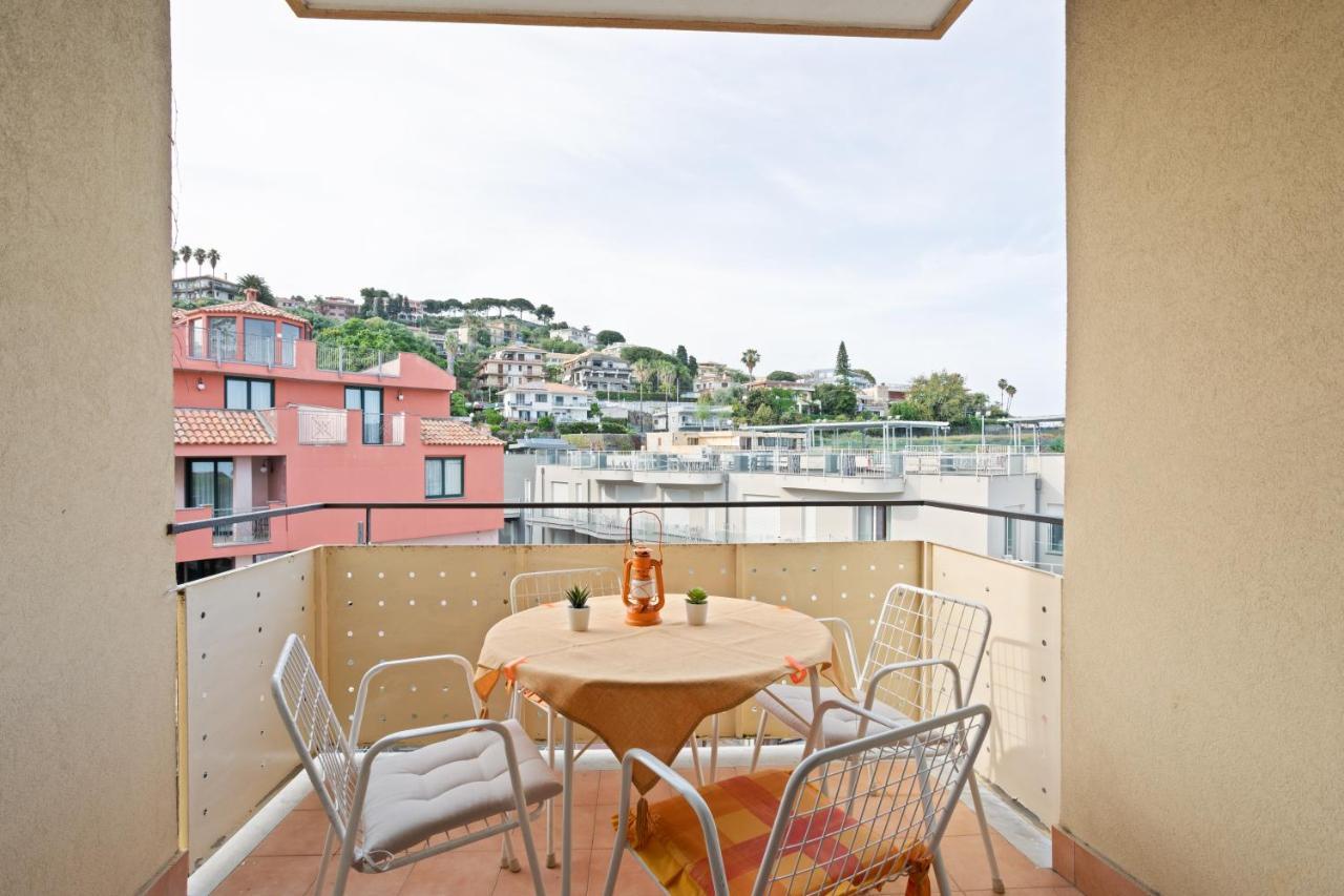 Aci Castello Seaview Apartment With Parking Exterior photo